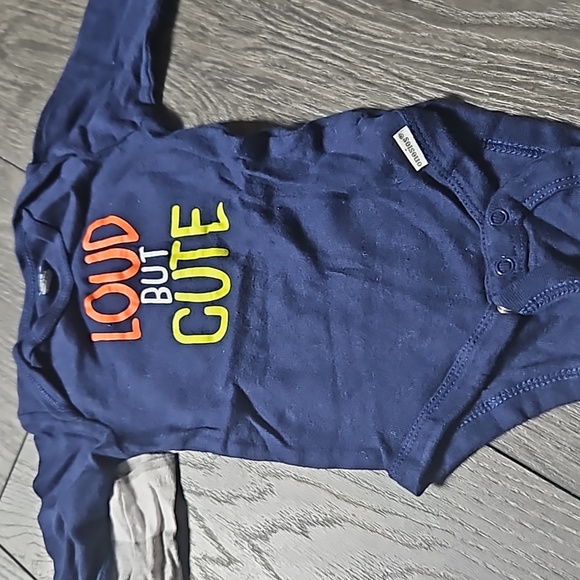 Onsies 6-9 months bundle - Picture 4 of 7